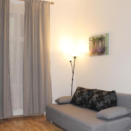 Modern Apartment Ve Smečkách 28 Prag Exterior foto